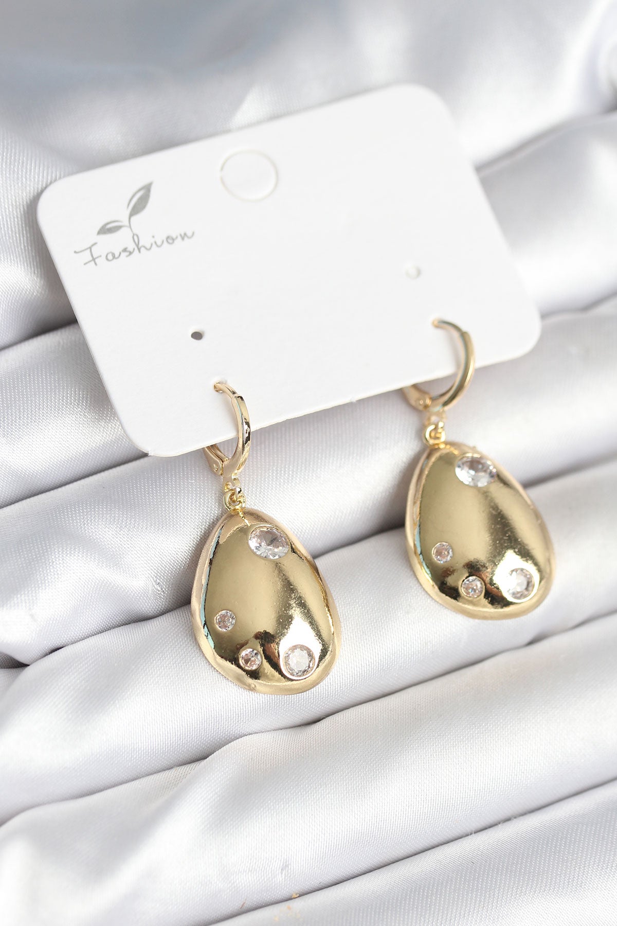 BKP11281 - Gold Renk Pirinç Damla Model Kadın Küpe