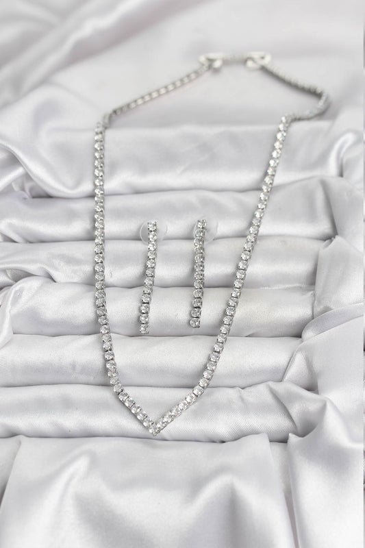 BKO10638 - Gümüş Renk Zirkon Taşlı Kadın Kolye Küpe Seti