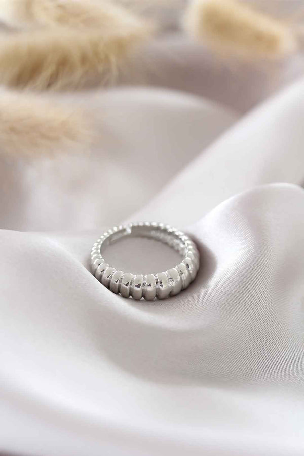 BYK1504 - Gümüş Renk Ayarlamalı Burgu Kadın Yüzük