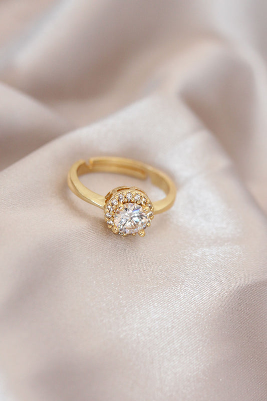 BYK2078 - Ayarlamalı Altın Renk Metal Zirkon ve Kristal Taşlı Oval Model Yüzük