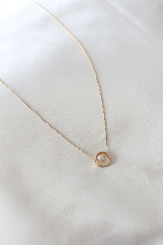 BKO6850 - Gold Renk Minimal Kalp Figür Kadın Kolye