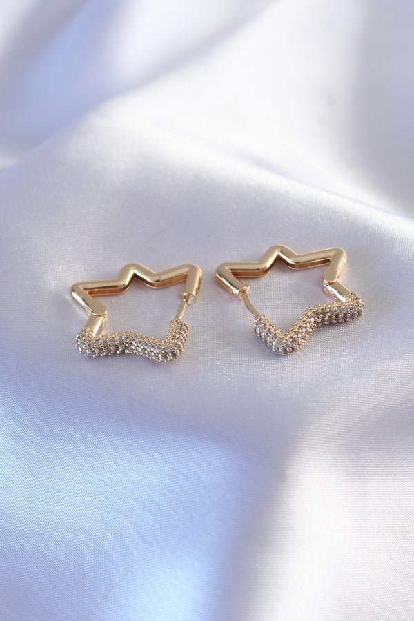 BKP7236 - Gold Renk Zirkon Taşlı Yıldız Model Kadın Küpe