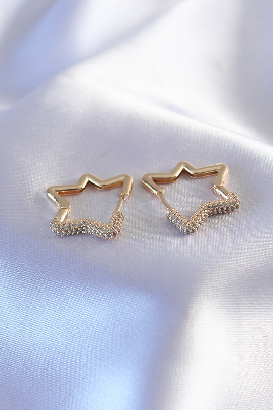 Gold Renk Zirkon Taşlı Yıldız Model Kadın Küpe - BKP7236