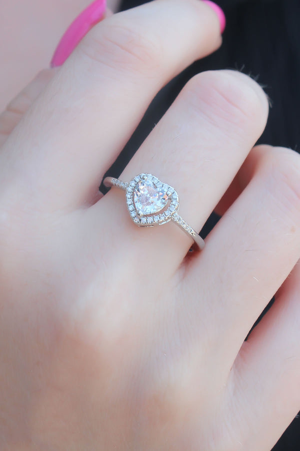 BYK2655 - Gümüş Renk Zirkon Taşlı Kalp Model Charm Pirinç Kadın Yüzük