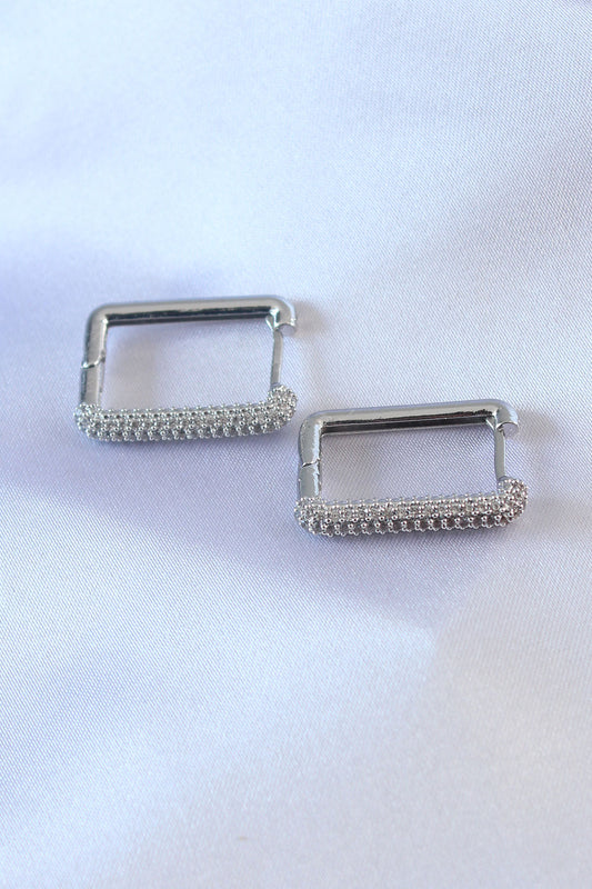 BKP7527 - Gümüş Renk Kare Model Zirkon Taşlı Pirinç Kadın Küpe