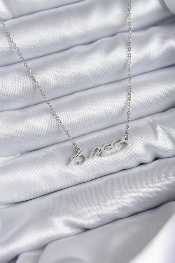 BKO7841 - 316L Çelik Zincir Gümüş Renk Atatürk İmza Figür Kadın Kolye