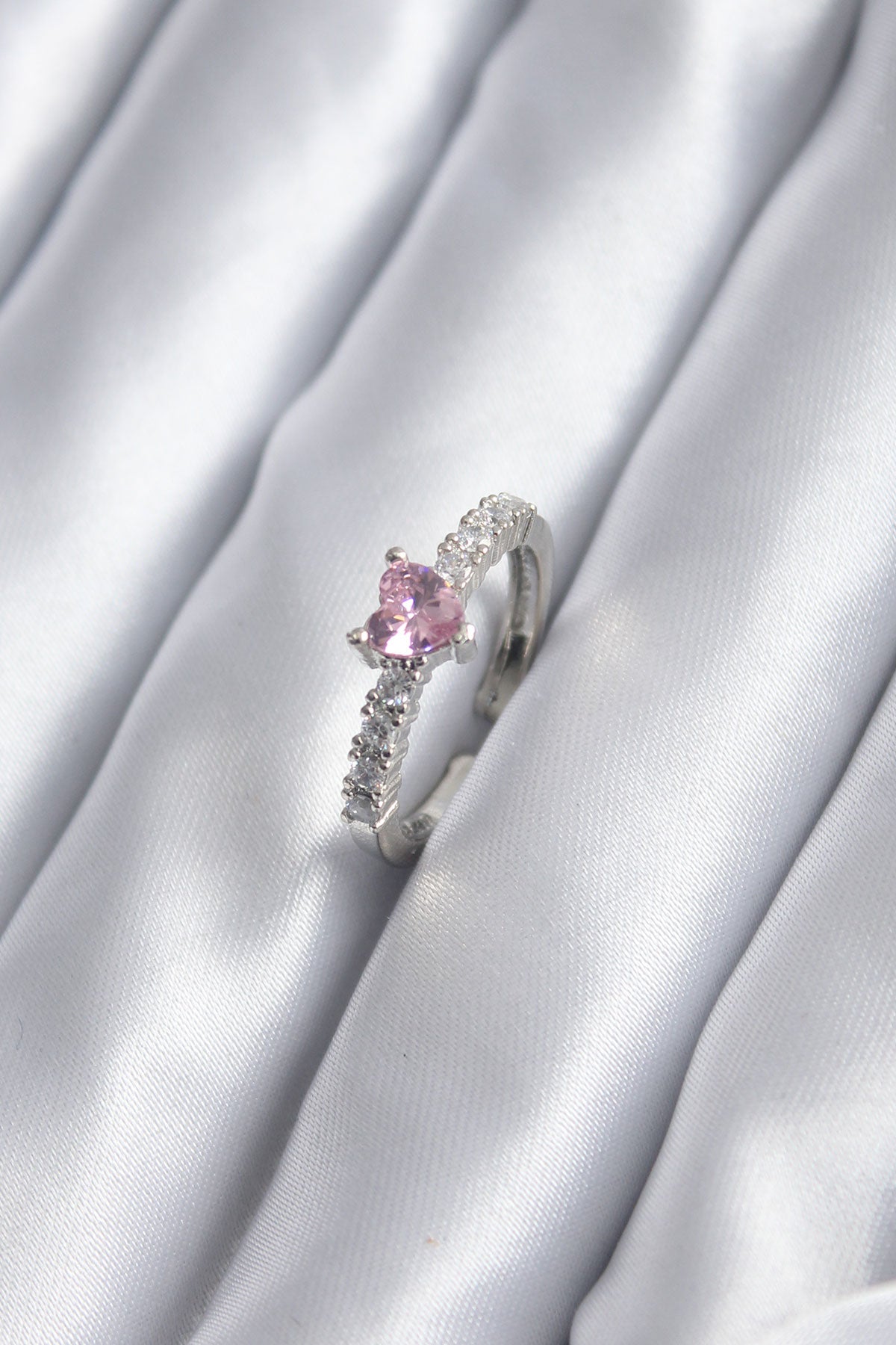 Gümüş Renk Zirkon Taşlı Pembe Kristal Kalp Model Kadın Yüzük - BYK2851