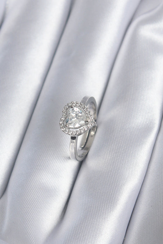 BYK2861 - Pirinç Gümüş Renk Zirkon Taşlı Kalp Charm Model Kadın Yüzük