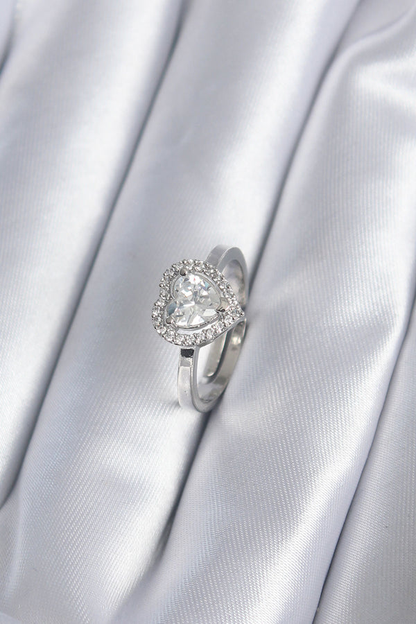 BYK2861 - Pirinç Gümüş Renk Zirkon Taşlı Kalp Charm Model Kadın Yüzük