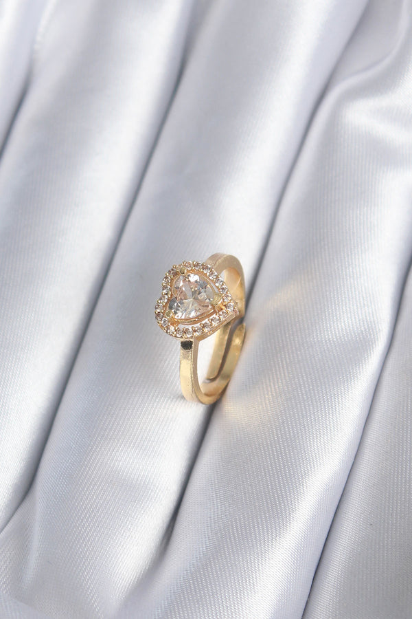 BYK2863 - Pirinç Gold Renk Zirkon Taşlı Kalp Charm Model Kadın Yüzük