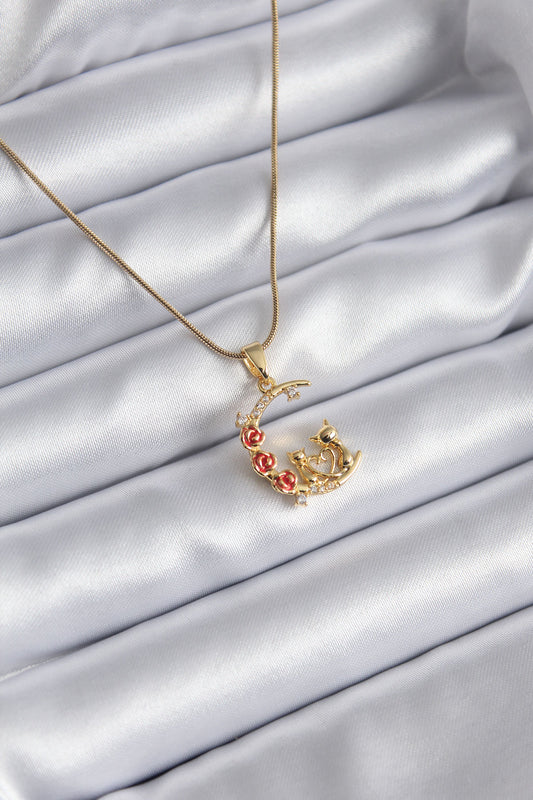 BKO8140 - 316L Çelik Gold Renk Hilal Kedi Model Zirkon Taşlı Detay Kadın Kolye