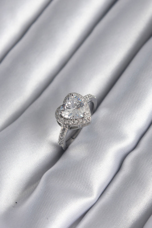 BYK2952 - Pirinç Gümüş Renk Zirkon Taş Kalp Charm Model Kadın Yüzük