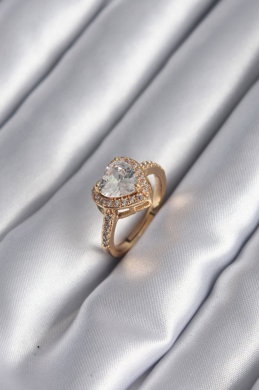 BYK2953 - Pirinç Gold Renk Zirkon Taşlı Kalp Charm Model Kadın Yüzük