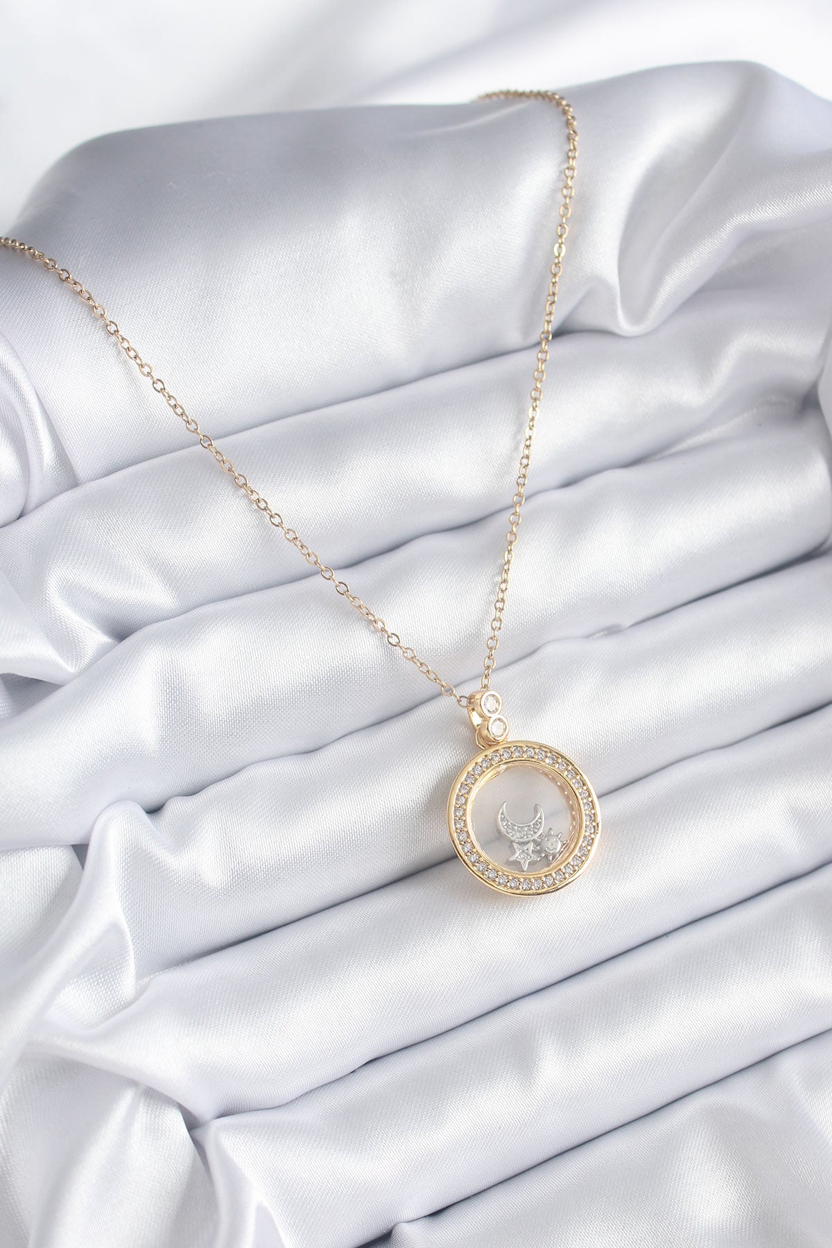 316L Çelik Gold Renk Zirkon Taş Detay Ay Yıldız Fanus Model Kadın Kolye - BKO8194