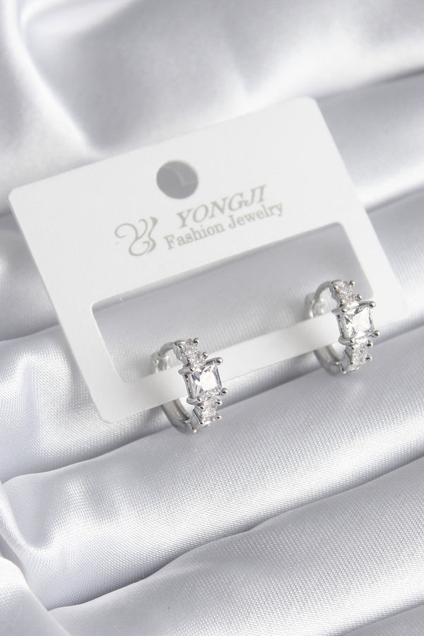 BKP8341 - Pirinç Gümüş Renk Zirkon Taşlı Kadın Küpe