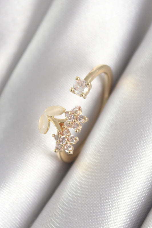 BYK3067 - Pirinç Gold Renk Zirkon Taşlı Çiçek Model Kadın Yüzük