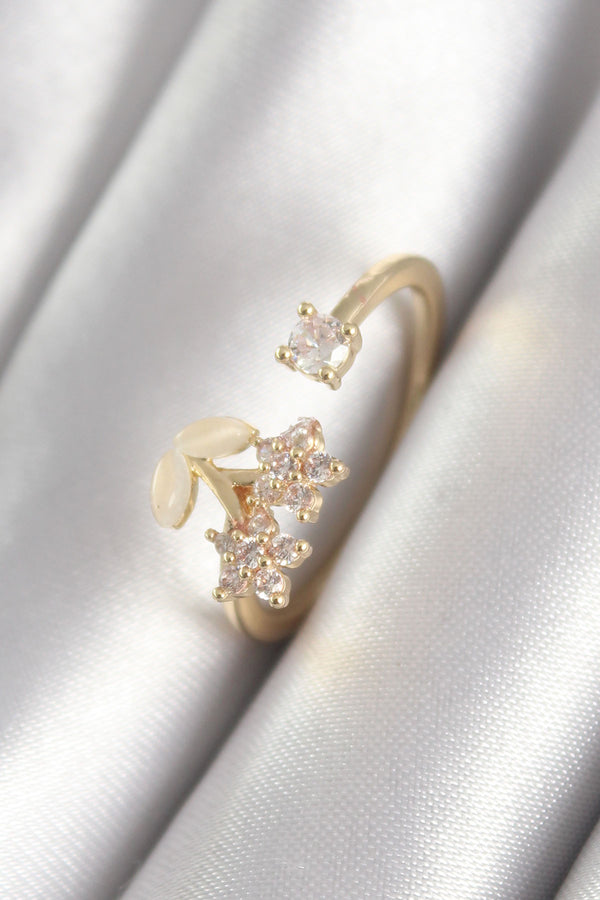 BYK3067 - Pirinç Gold Renk Zirkon Taşlı Çiçek Model Kadın Yüzük