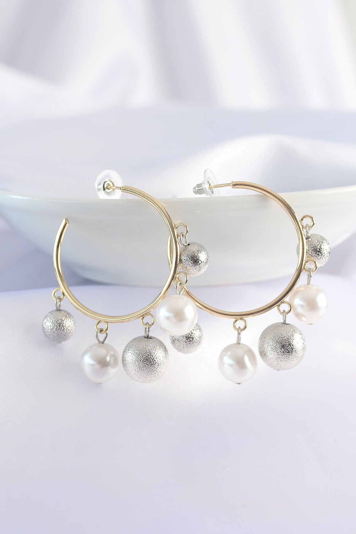 BKP8907 - Pirinç Gümüş Renk Topçuk Model Gold Renk Halka Küpe
