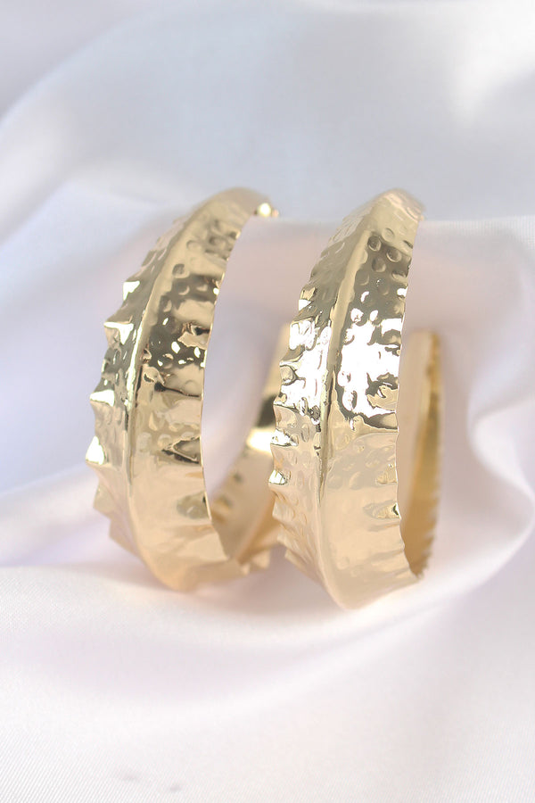 BKP8921 - Pirinç Gold Renk Yaprak Desenli Halka Küpe