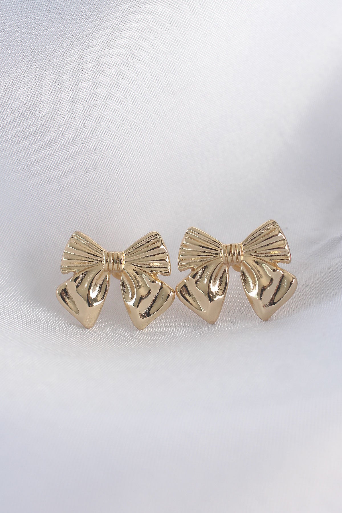 BKP8942 - Pirinç Gold Renk Fiyonk Küpe