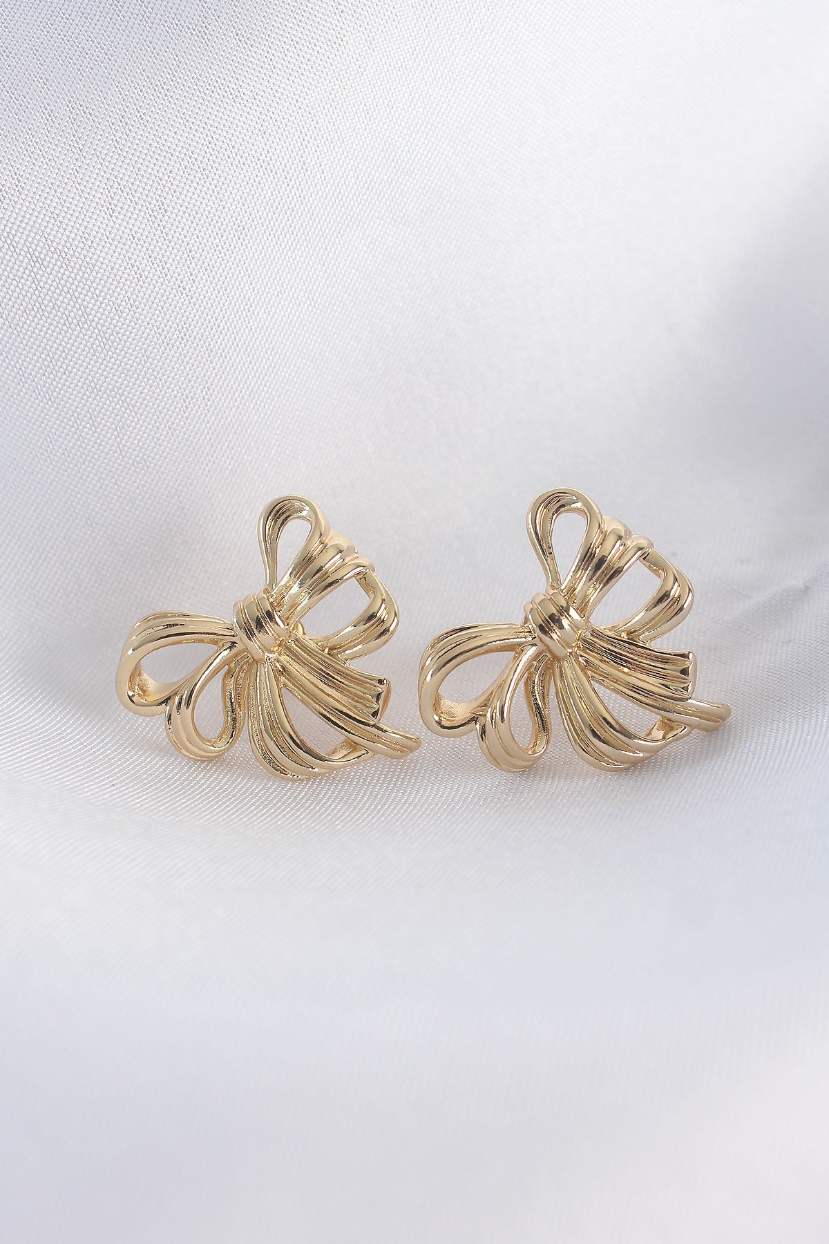 BKP8944 - Pirinç Gold Renk Fiyonk Küpe