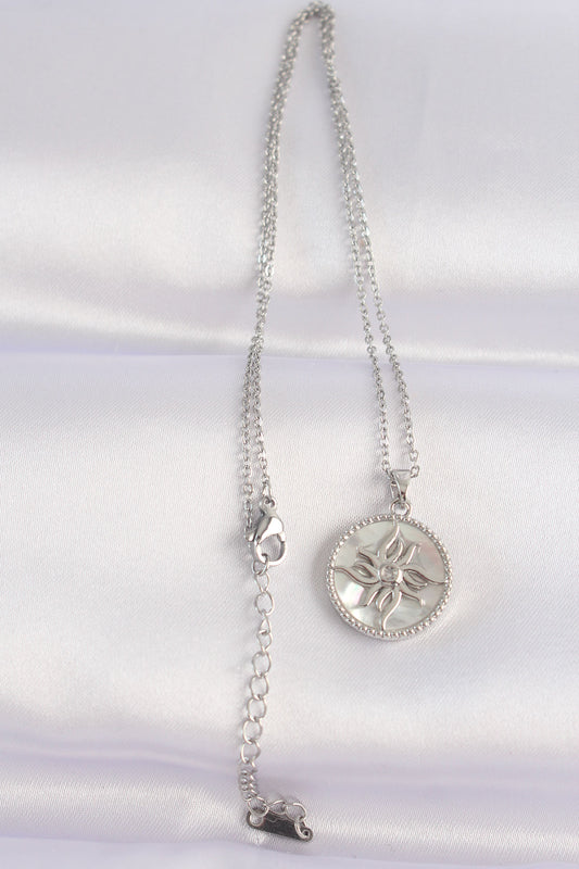 BKO8663 - 316L Çelik Zincir Gümüş Renk Oval Tasarımlı Güneş Kolye