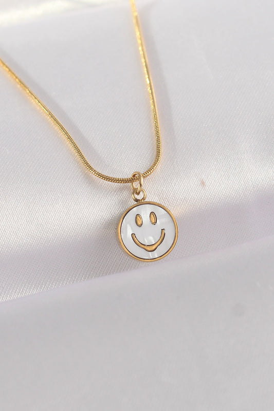 BKO8672 - 316L Çelik Zincir Altın Renk Mermer Desenli Minimal Smile Kolye