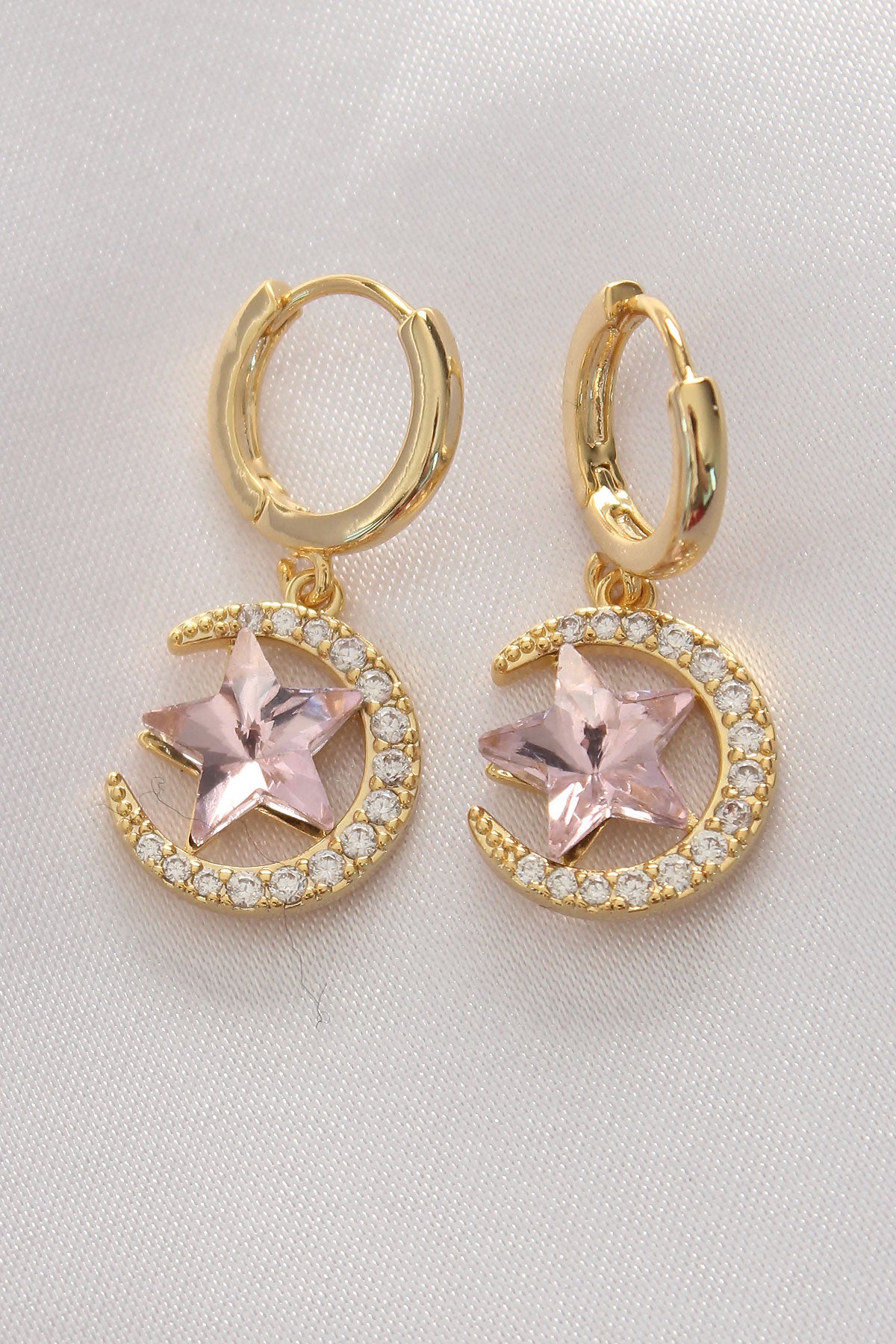 Pirinç Gold Renk Pembe Zirkon Taşlı Yıldız Detay Ay Küpe - BKP8965