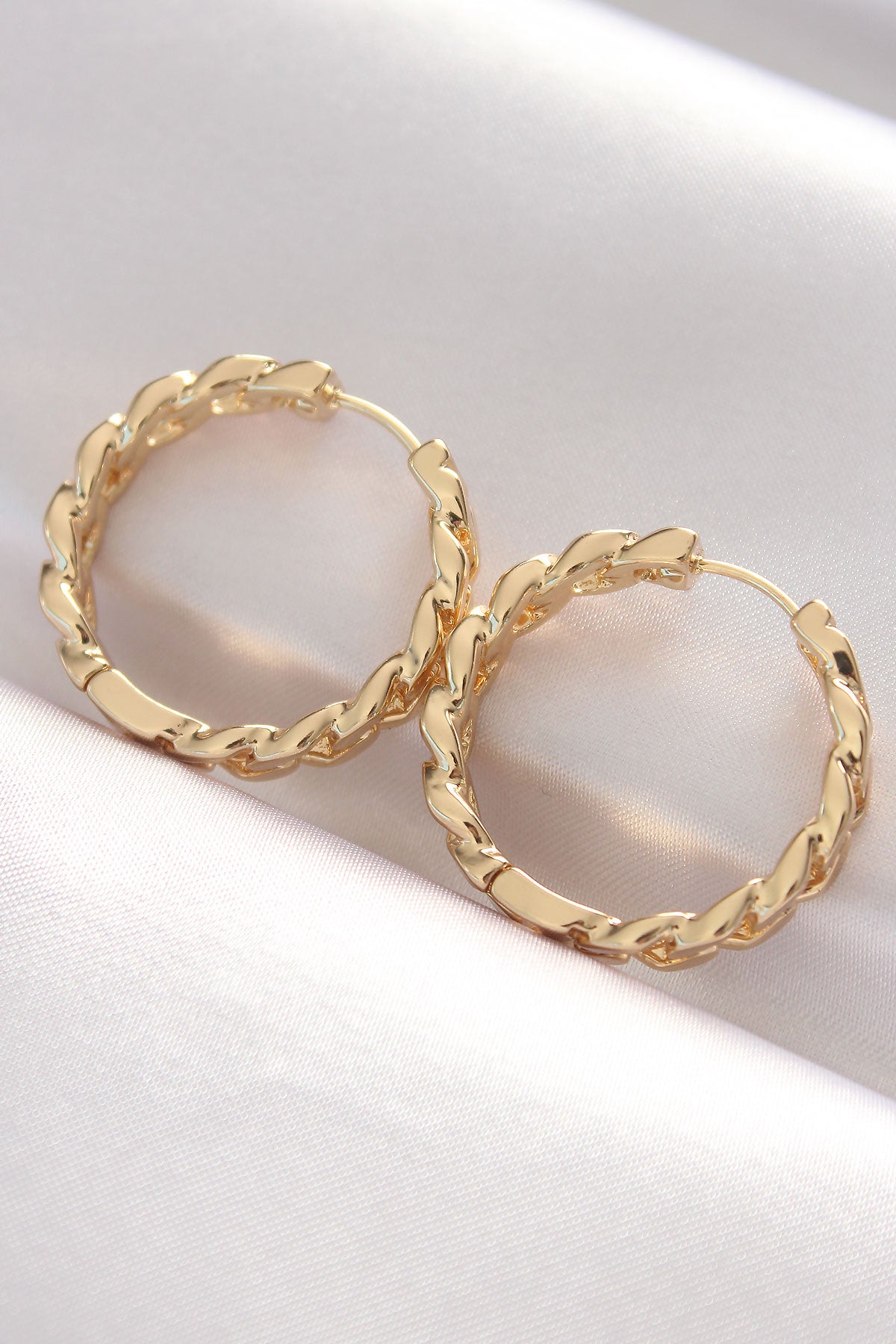 Pirinç Gold Renk Zincir Model Halka Küpe - BKP8970