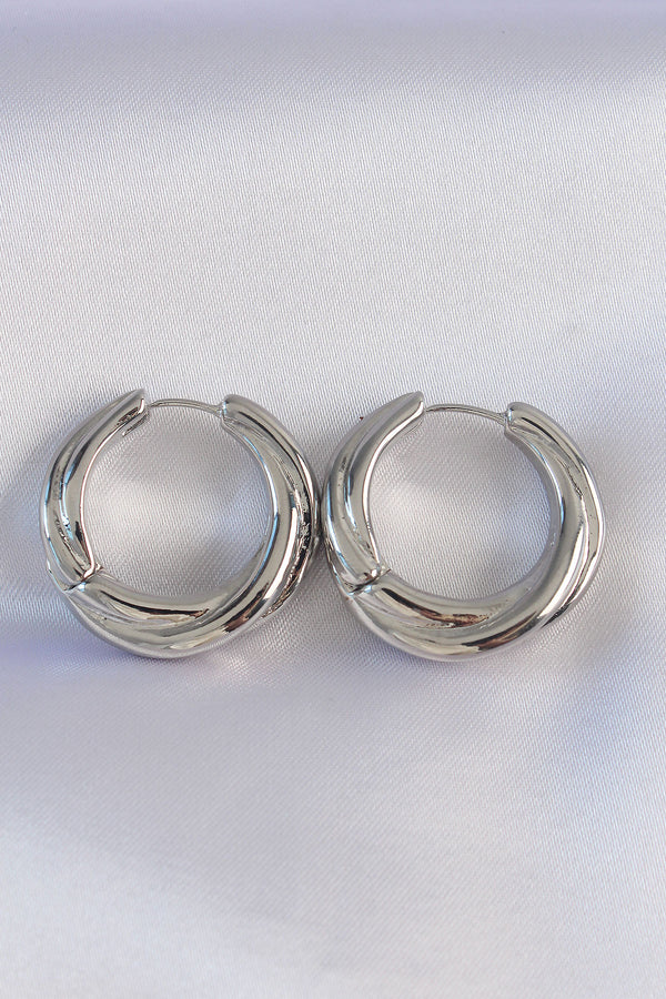 BKP8975 - Pirinç Gümüş Renk Asimetrik Kıvrım Küpe