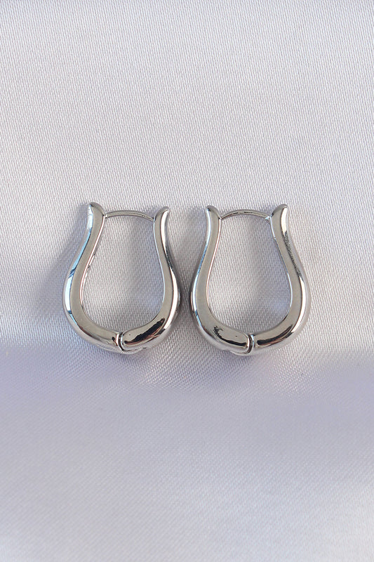 BKP8977 - Pirinç Gümüş Renk İçi Boş Gül Küpe