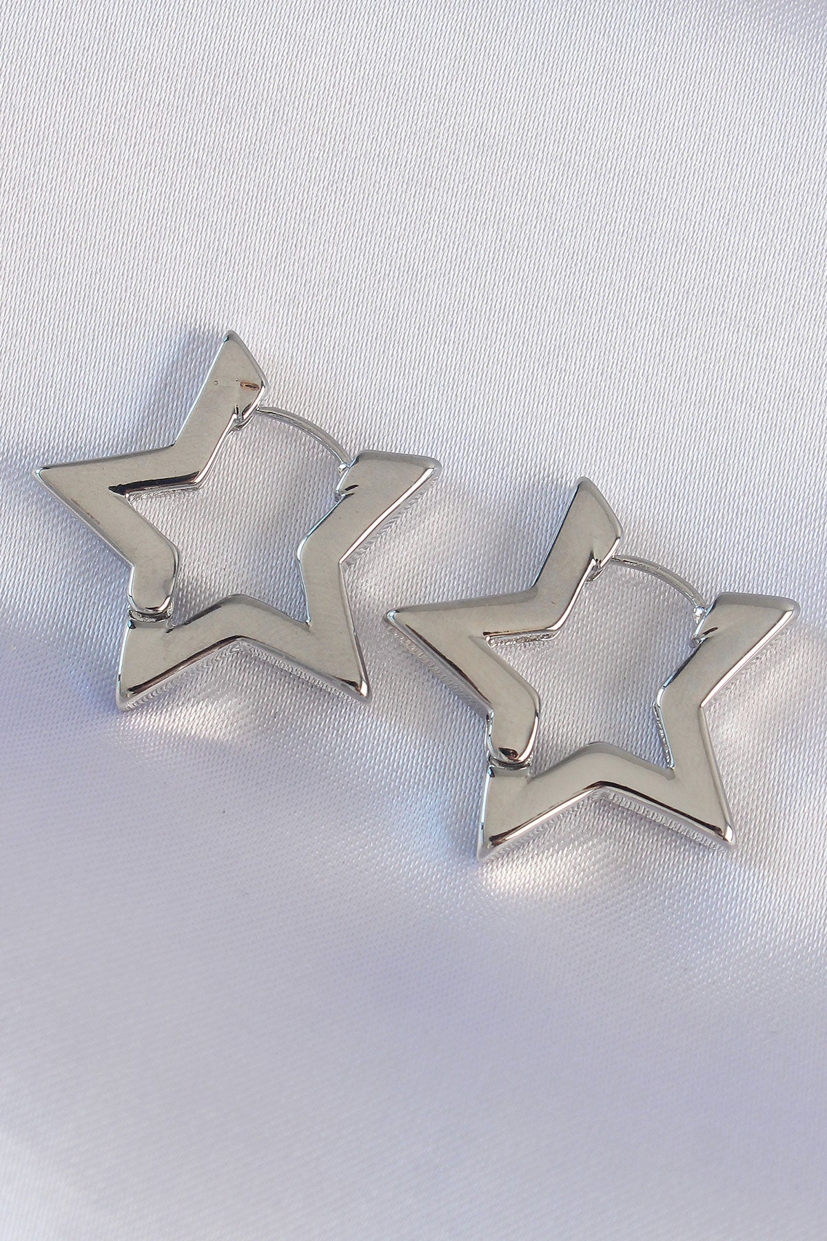 Pirinç Gümüş Renk Yıldız Küpe - BKP8983