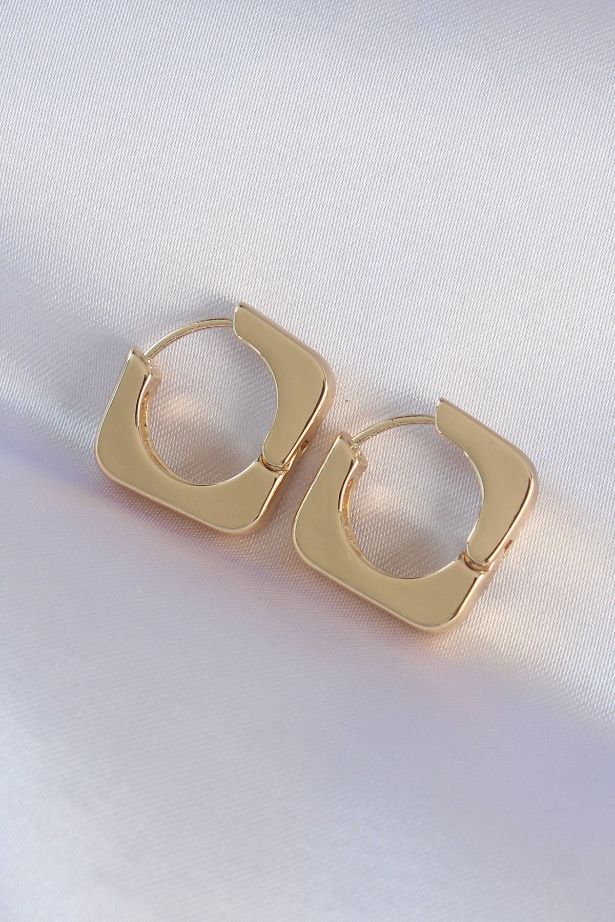 Pirinç Gold Renk Kare Küpe - BKP8986