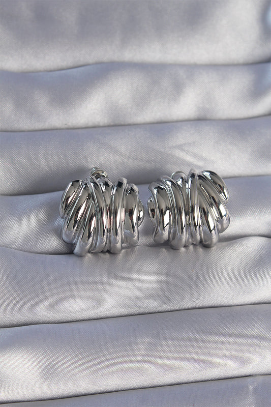 BKP9088 - Pirinç Gümüş Renk Tırtıklı Bombe Model Küpe