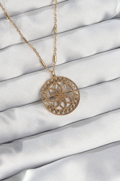 BKO8902 - 316L Çelik Zincir Gold Renk Lotus Model Kolye