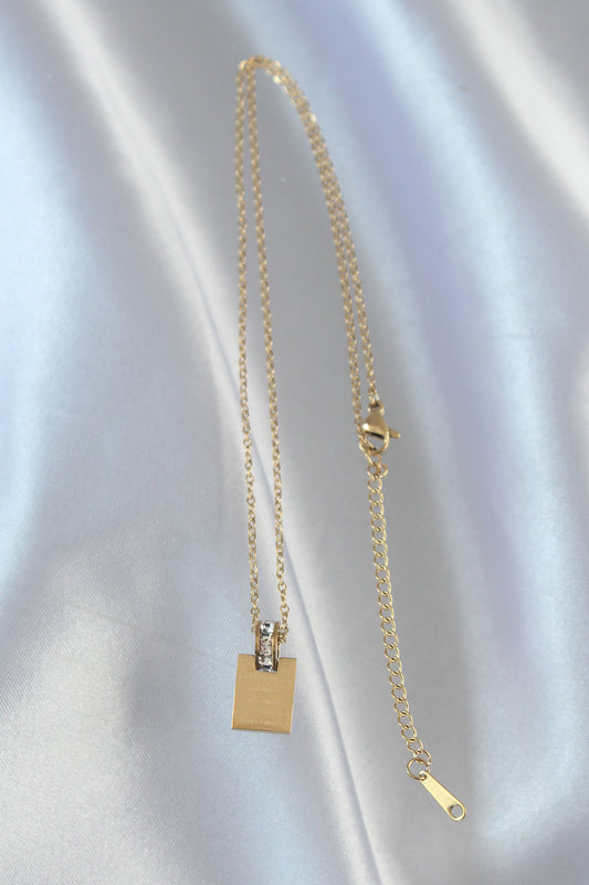 BKO8907 - 316L Çelik Zincir Gold Renk Zirkon Taşlı Aşk Mektubu Kolye