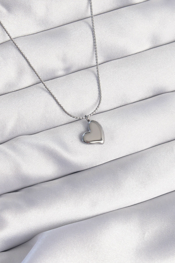 BKO8925 - 316L Çelik Gümüş Renk Minimal Kalp Tasarımlı Kolye