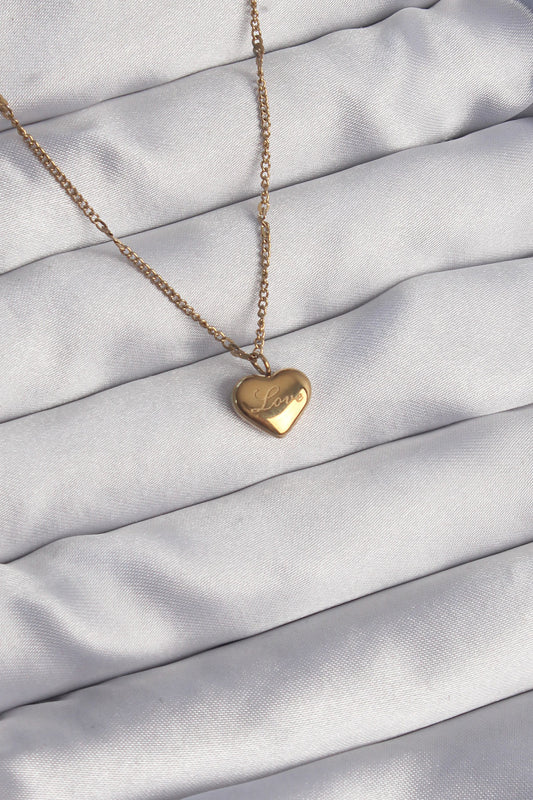 BKO8931 - 316L Çelik Gold Renk Kalp Model Love Kolye