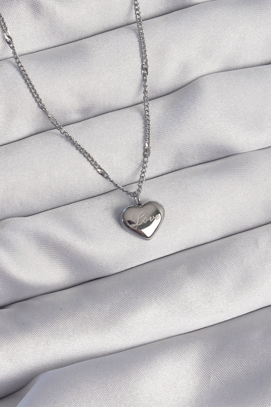 BKO8932 - 316L Çelik Gümüş Renk Kalp Model Love Kolye