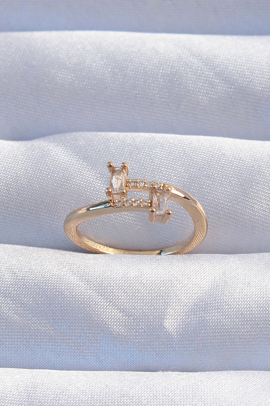 BYK3239 - Pirinç Gold Renk Zirkon Taşlı Geometrik Ayarlanabilir Yüzük