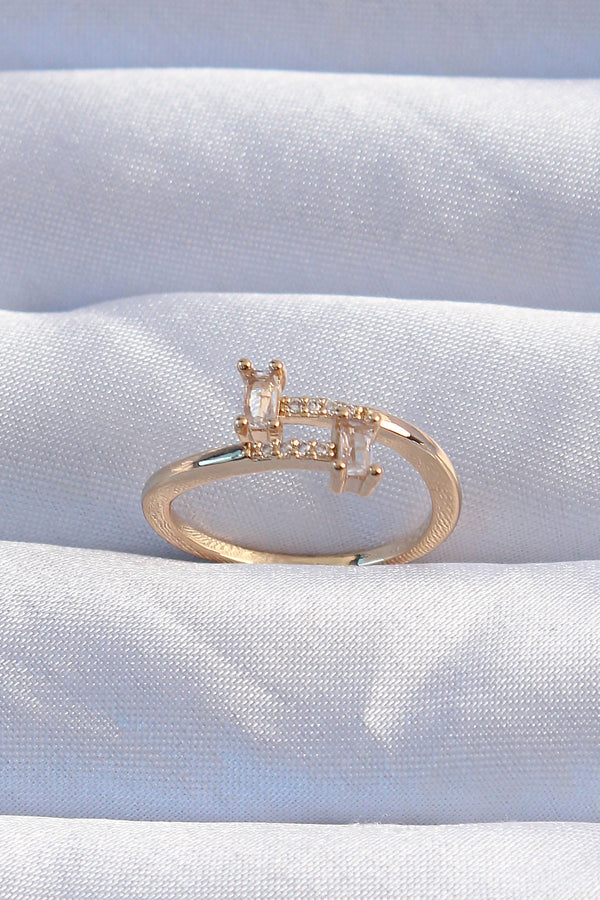 BYK3239 - Pirinç Gold Renk Zirkon Taşlı Geometrik Ayarlanabilir Yüzük