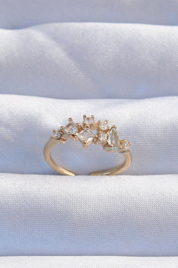 BYK3245 - Pirinç Gold Renk Zirkon Taşlı Damla Detay Ayarlanabilir Yüzük