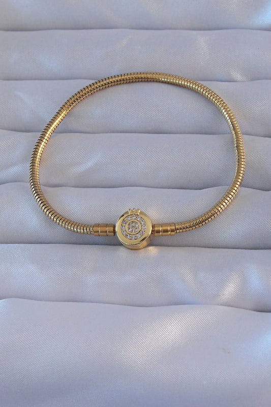 BB6220 - Pirinç Gold Renk Zirkon Taşlı Charm Bileklik