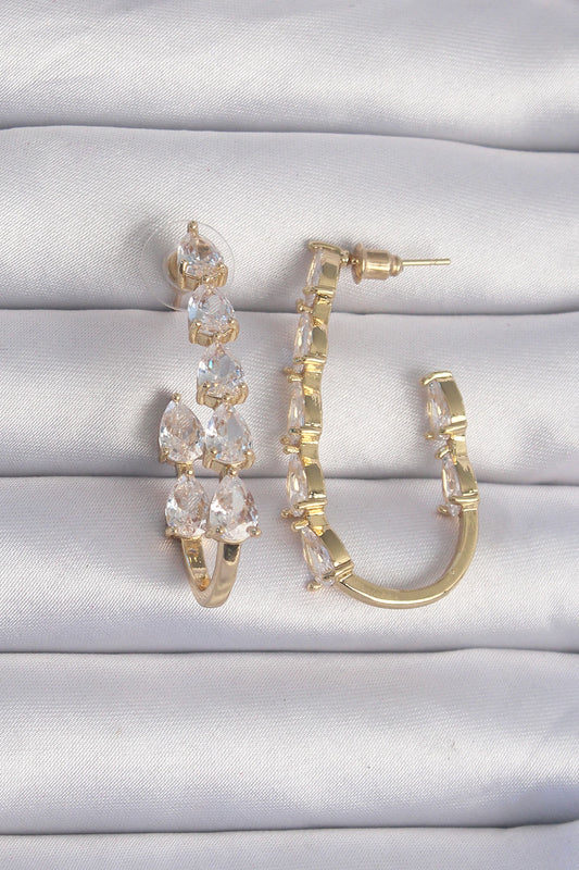 BKP9198 - Pirinç Gold Renk Damla Zirkon Taş Tasarımlı Küpe