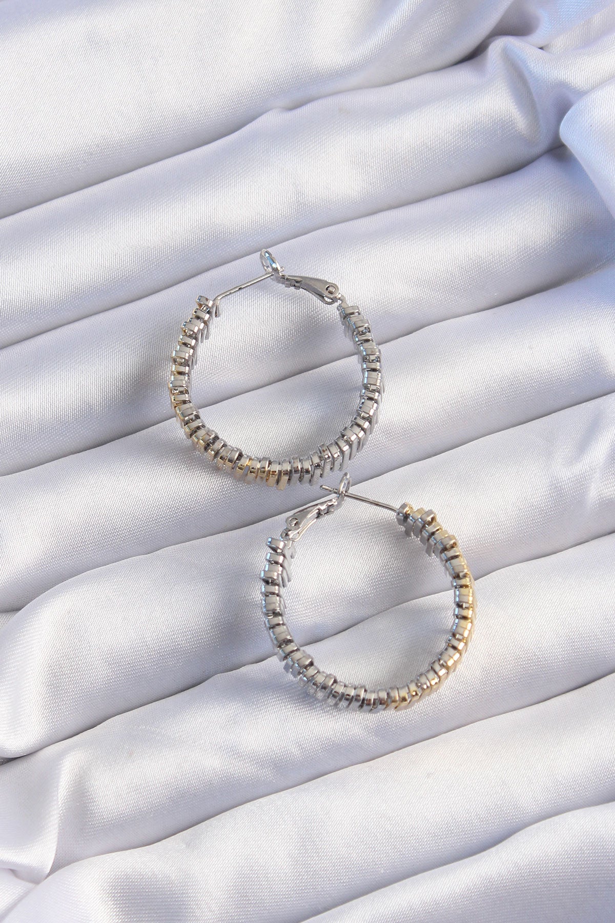 BKP9228 - Pirinç Gold Gümüş Renkli Tırtıklı Halka Küpe