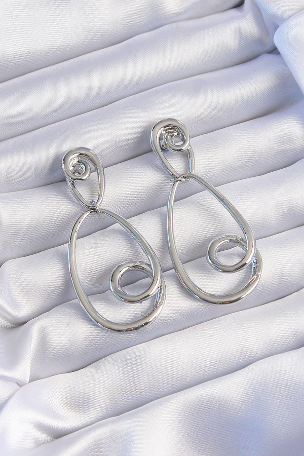 BKP9236 - Pirinç Gümüş Renk Kıvrımlı Sallantılı Küpe