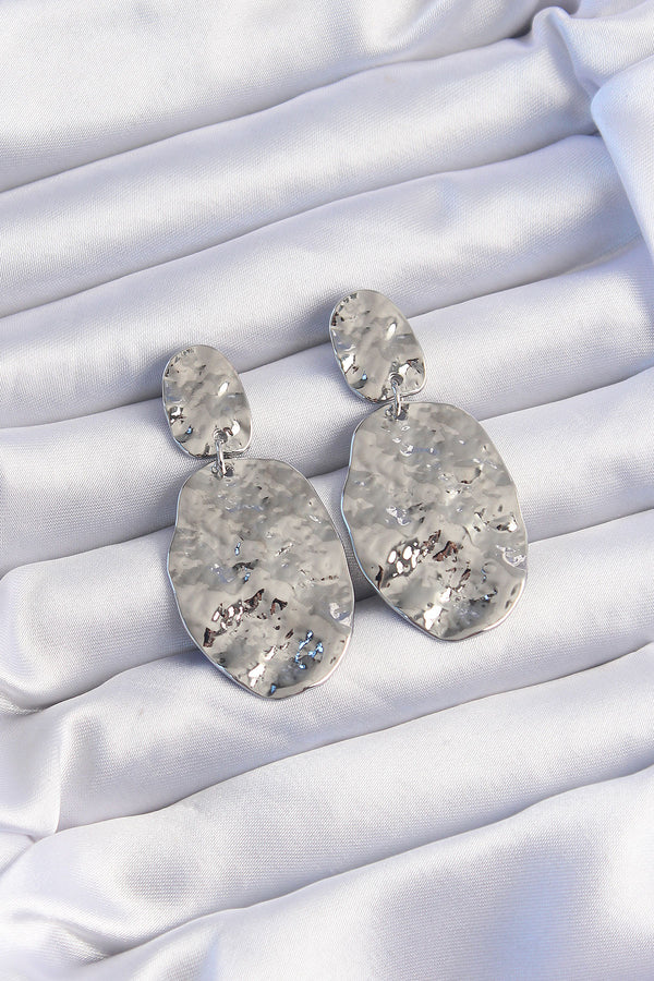 BKP9242 - Pirinç Gümüş Renk Ezme Plaka Küpe