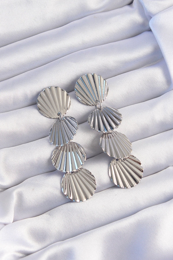 BKP9247 - Pirinç Gümüş Renk Deniz Kabuğu Model Sallantılı Küpe