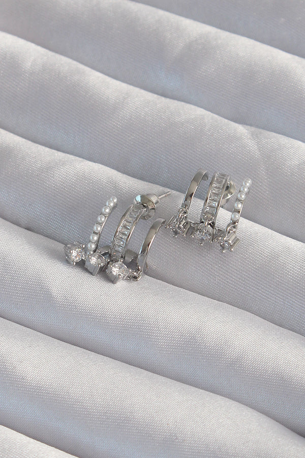 BKP9316 - Pirinç Gümüş Renk İncili Çoklu Zirkon Taşlı Yarım Halka Küpe