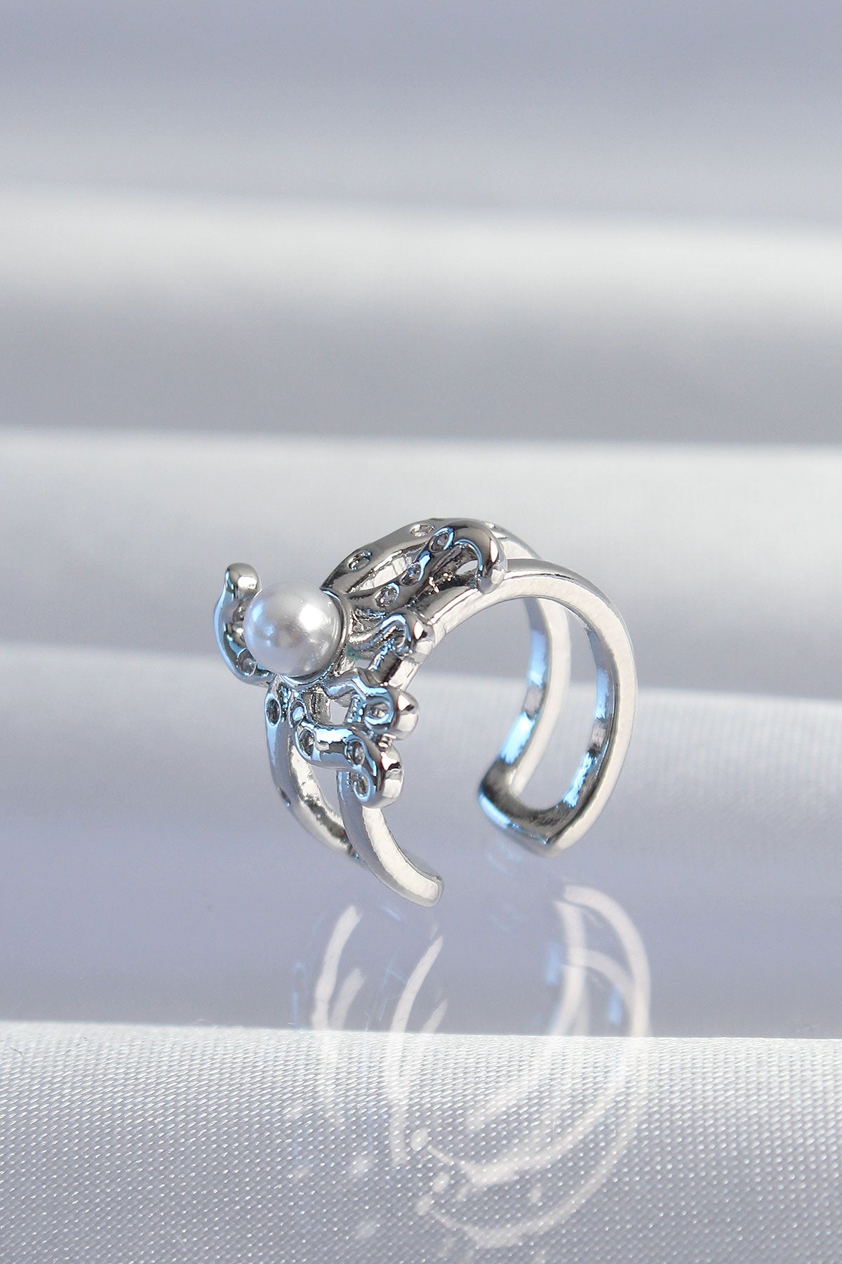 Pirinç Gümüş Renk İncili Ahtapot Earcuff Küpe - BKP9332